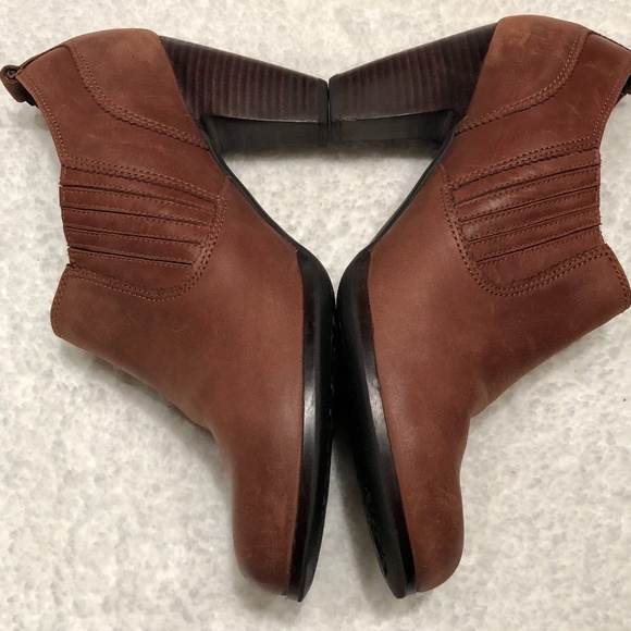 Clarks Shoes - Clarks Attitude Pose Brown Ankle Boots 10B